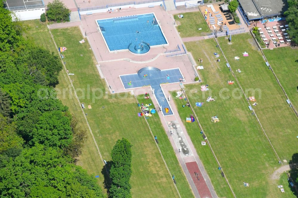 Nürnberg from the bird's eye view: Swimming pool of the Freibad Stadion on Hans-Kalb-Strasse in Nuremberg in the state Bavaria, Germany