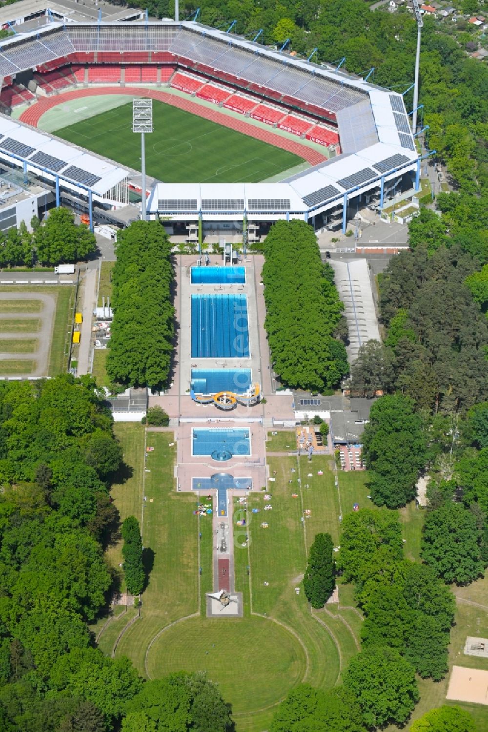 Aerial photograph Nürnberg - Swimming pool of the Freibad Stadion on Hans-Kalb-Strasse in Nuremberg in the state Bavaria, Germany