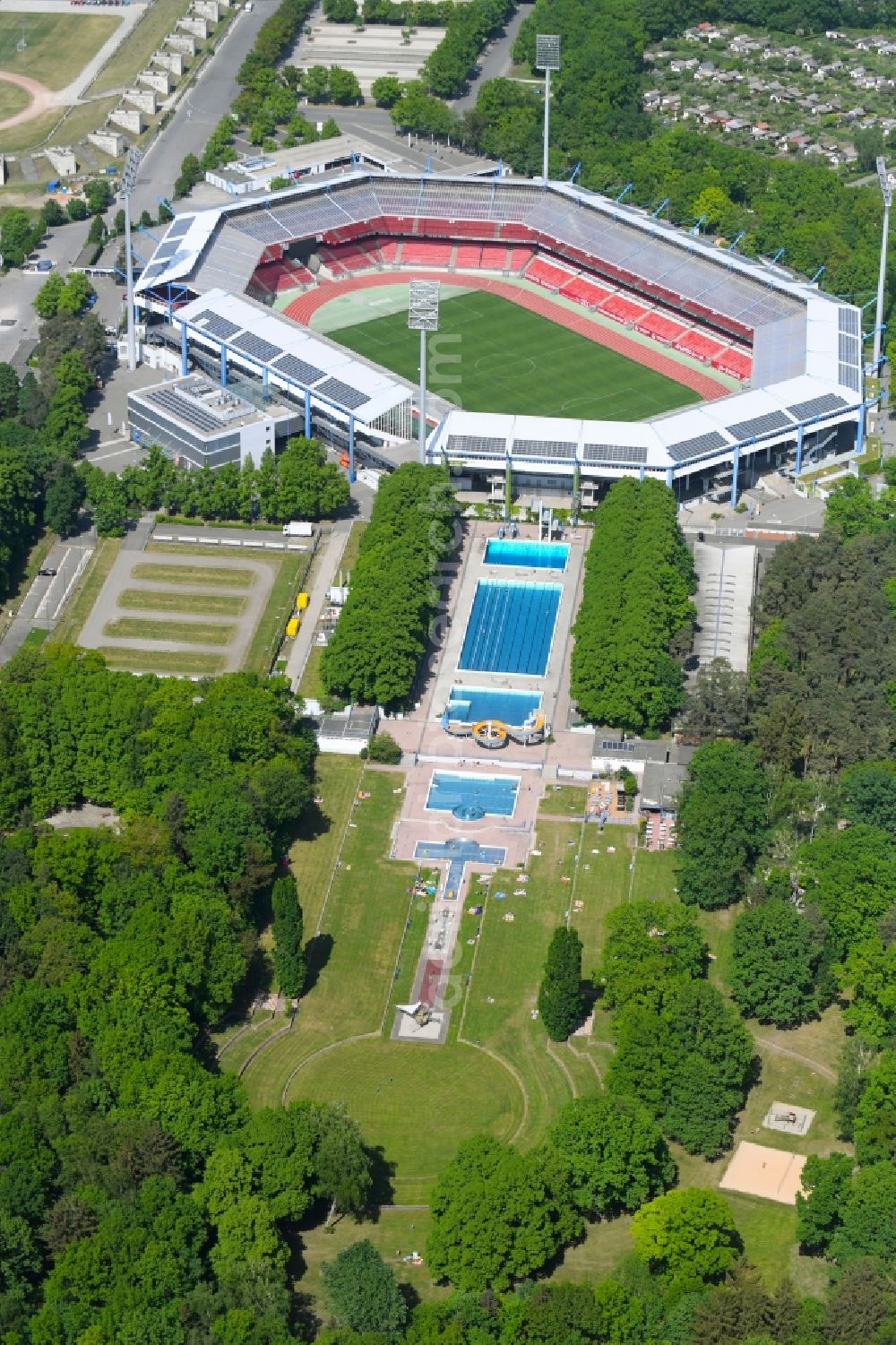 Nürnberg from the bird's eye view: Swimming pool of the Freibad Stadion on Hans-Kalb-Strasse in Nuremberg in the state Bavaria, Germany