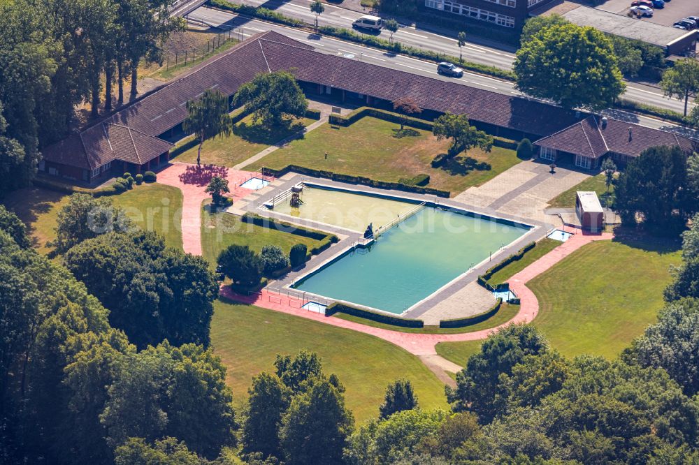 Dortmund from above - Swimming pool of the Freibad Stockheide in the district Westfalenhuette in Dortmund at Ruhrgebiet in the state North Rhine-Westphalia, Germany