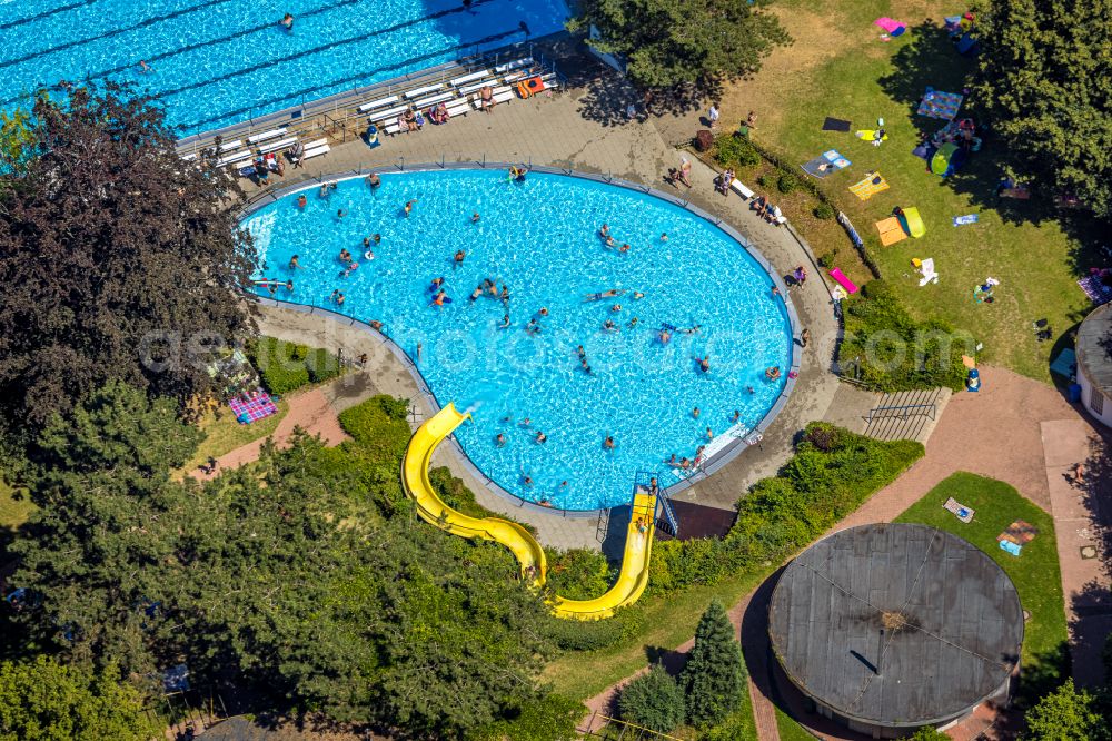 Hattingen from above - Swimming pool of the Freibad Welper on street Wilhelmstrasse in Hattingen at Ruhrgebiet in the state North Rhine-Westphalia, Germany