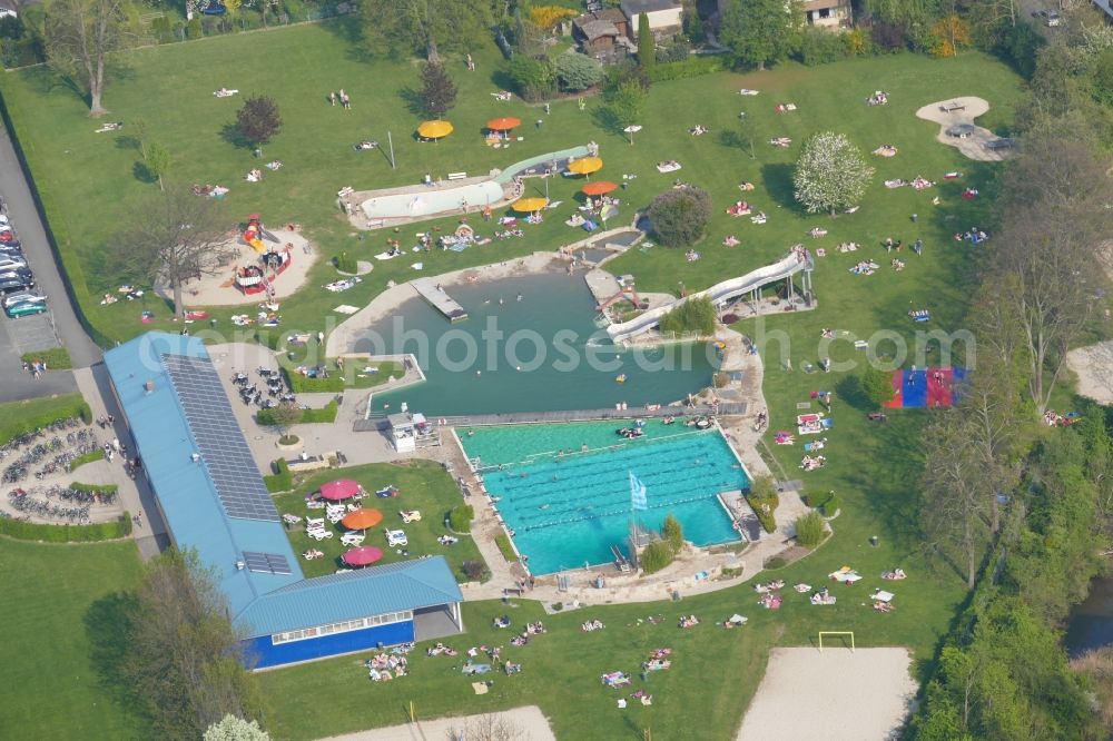 Aerial photograph Göttingen - Swimming pool of the Grone in Goettingen in the state Lower Saxony, Germany