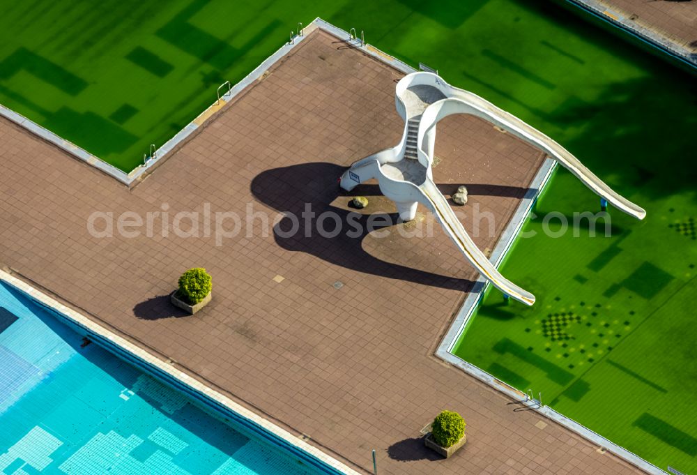 Essen from the bird's eye view: Swimming pool of the Grugabad outdoor pool on Norbertstrasse in the Ruettenscheid district of Essen in the Ruhr area in the state of North Rhine-Westphalia