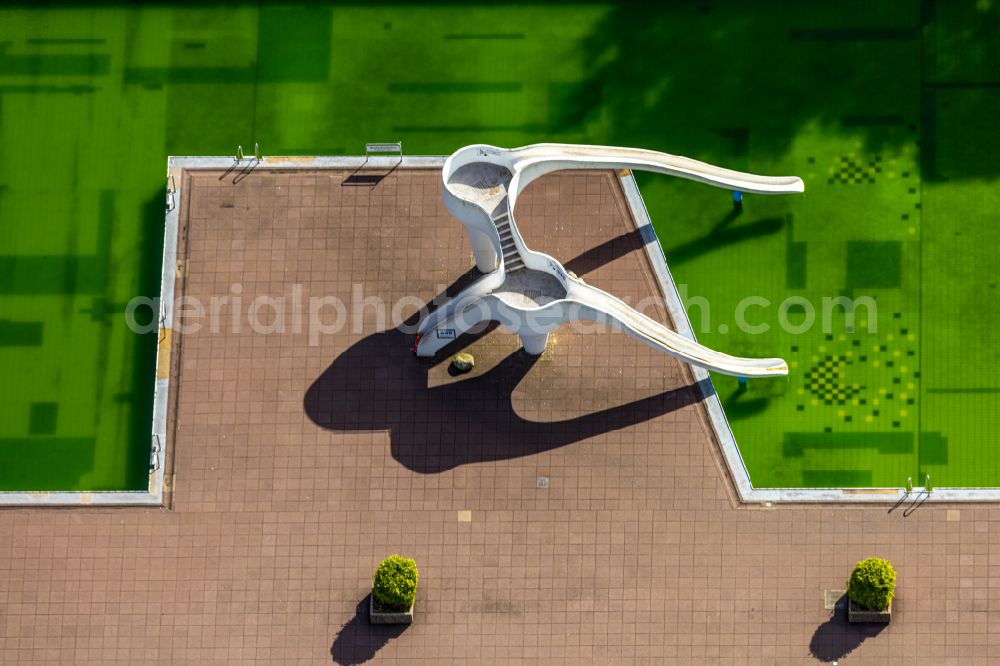 Aerial image Essen - Swimming pool of the Grugabad outdoor pool on Norbertstrasse in the Ruettenscheid district of Essen in the Ruhr area in the state of North Rhine-Westphalia