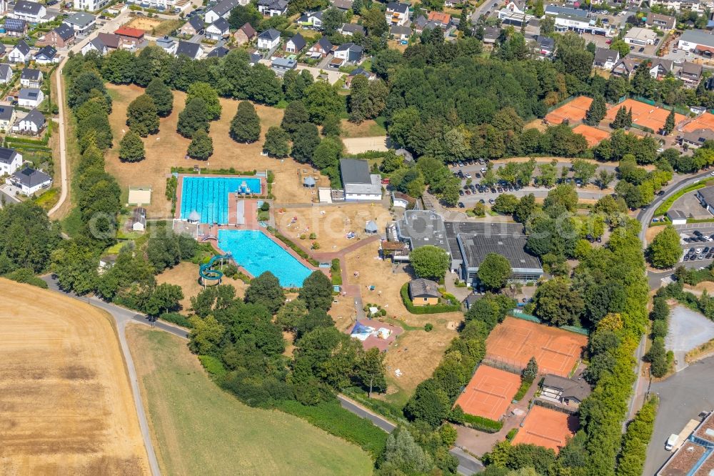 Heiligenhaus from the bird's eye view: Swimming pool of the HeljensBad Selbecker in Heiligenhaus in the state North Rhine-Westphalia