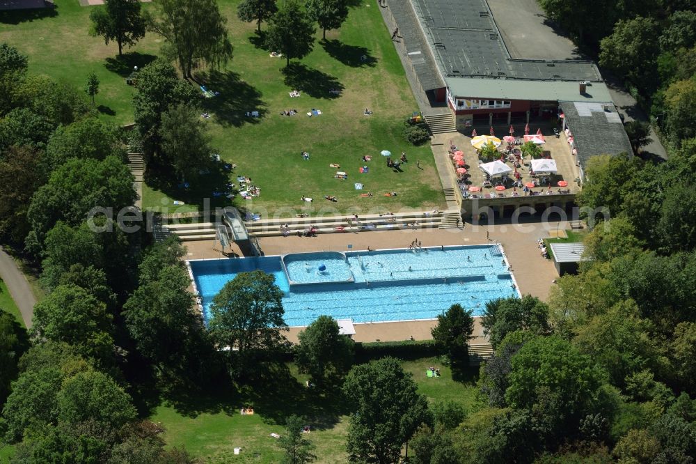 Aerial photograph Stuttgart - Swimming pool of the Hoehenfreibad Killesberg in Stuttgart in the state Baden-Wuerttemberg