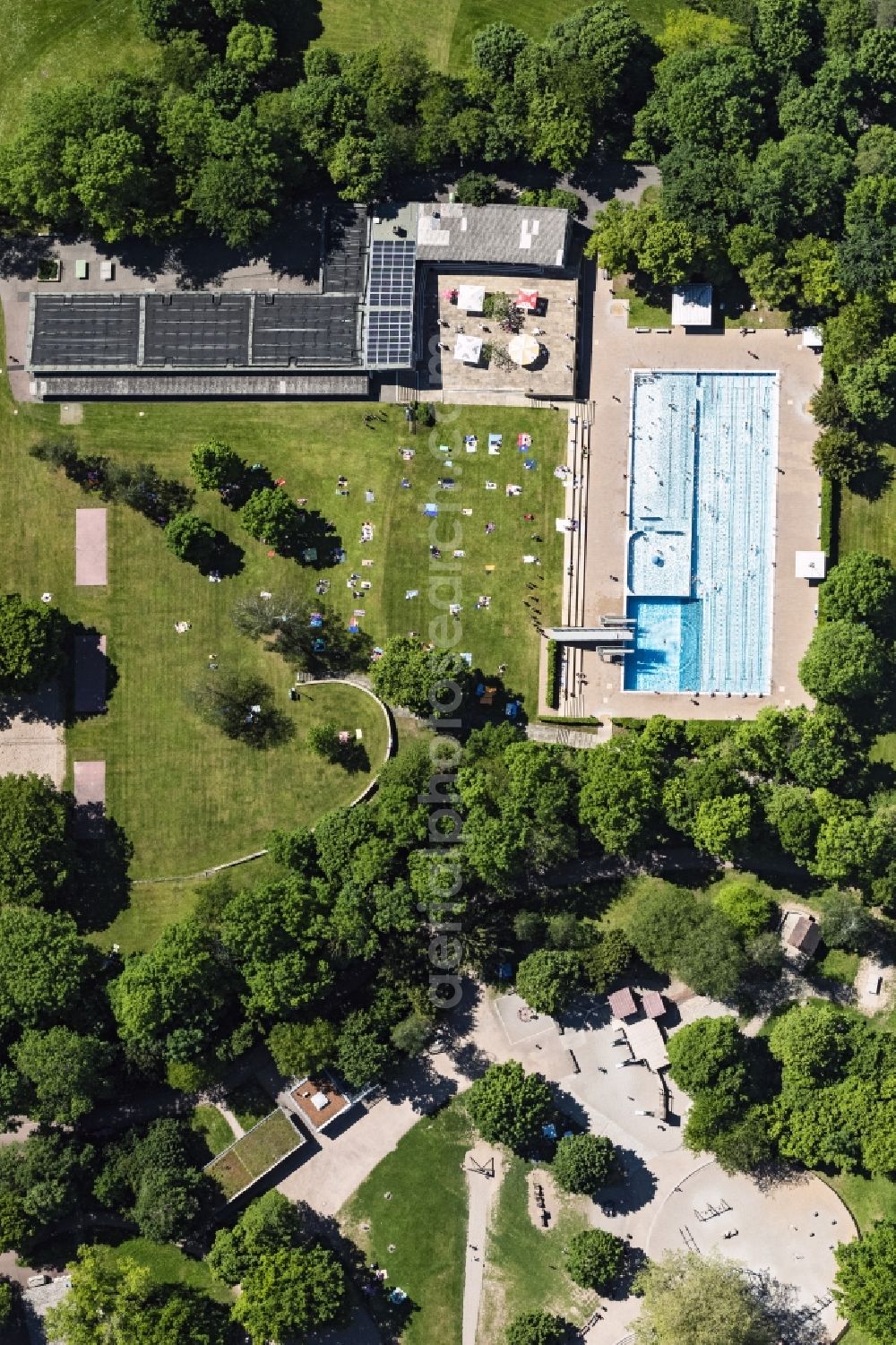 Aerial photograph Stuttgart - Swimming pool of the Hoehenfreibad Killesberg in Stuttgart in the state Baden-Wuerttemberg, Germany