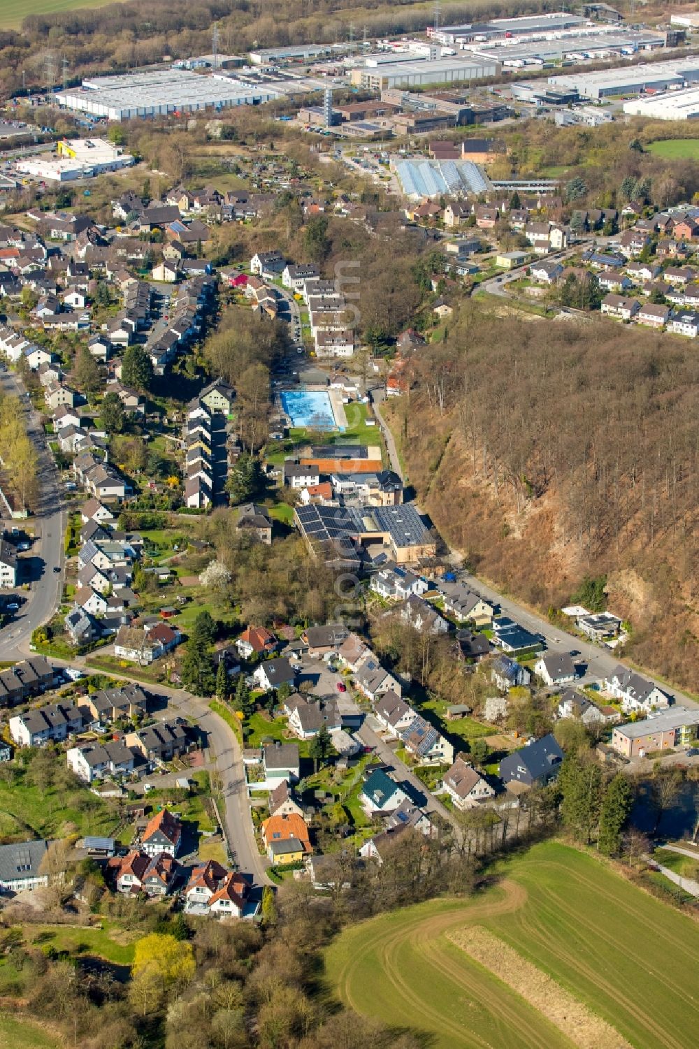 Hagen from above - Swimming pool of the Hohenlimburger Schwimmverein e.V. on Hasselbach in the district Hohenlimburg in Hagen in the state North Rhine-Westphalia