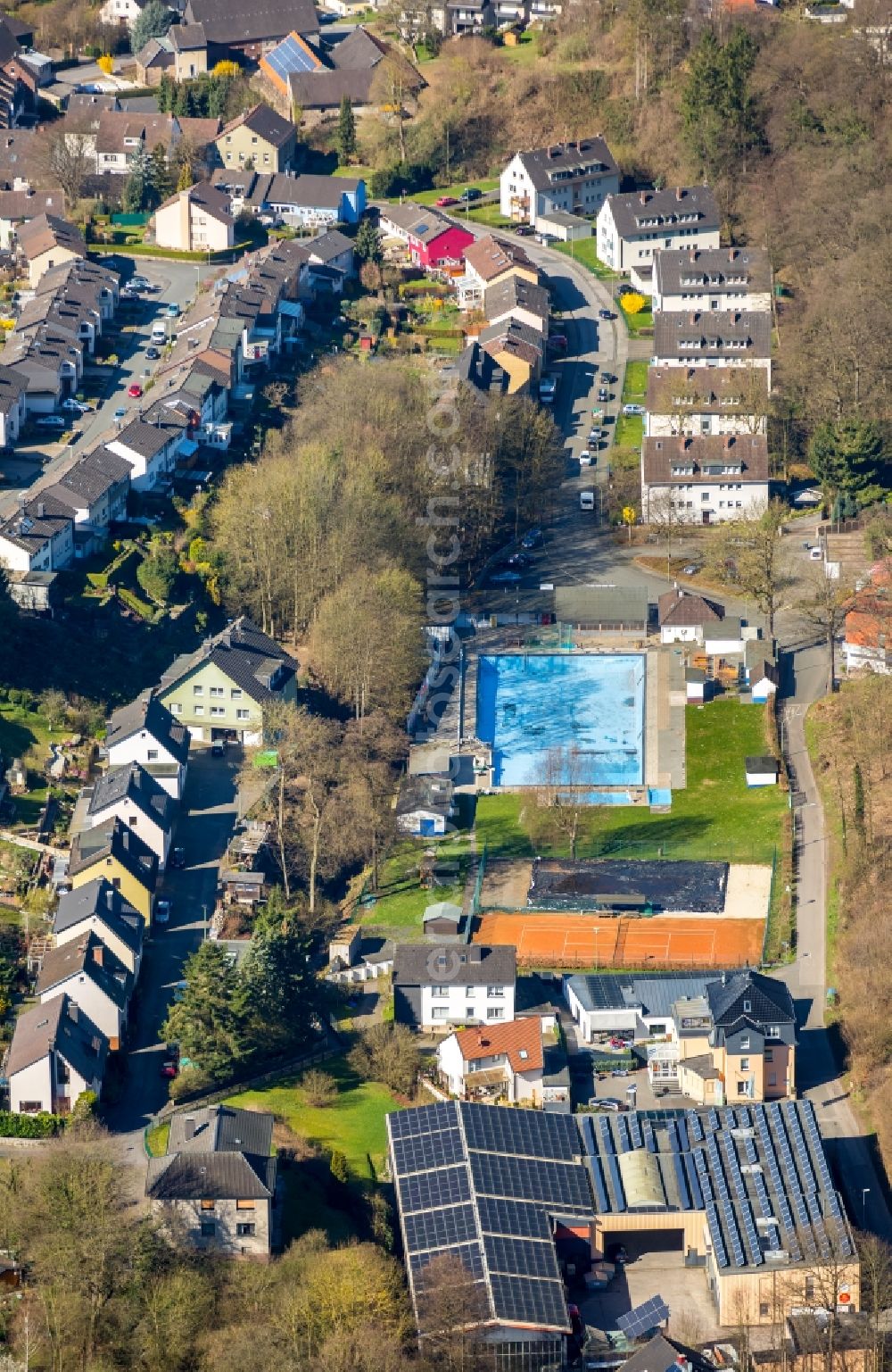 Hagen from the bird's eye view: Swimming pool of the Hohenlimburger Schwimmverein e.V. on Hasselbach in the district Hohenlimburg in Hagen in the state North Rhine-Westphalia