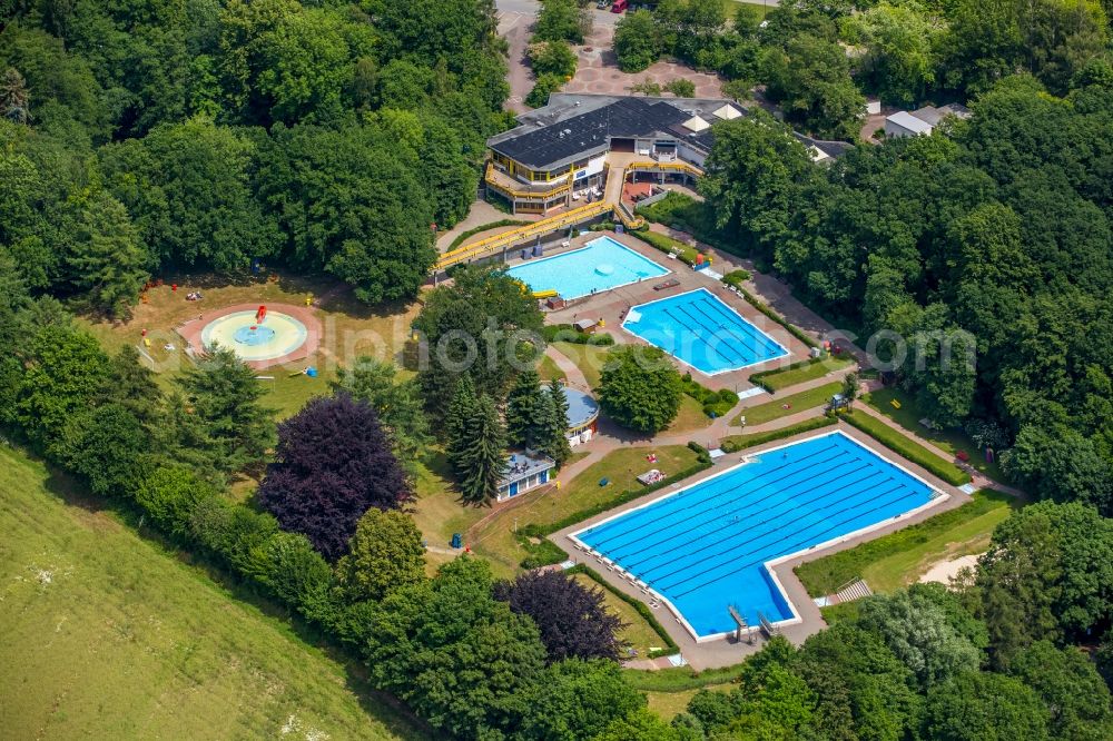 Aerial image Holzwickede - Swimming pool of the in Holzwickede in the state North Rhine-Westphalia