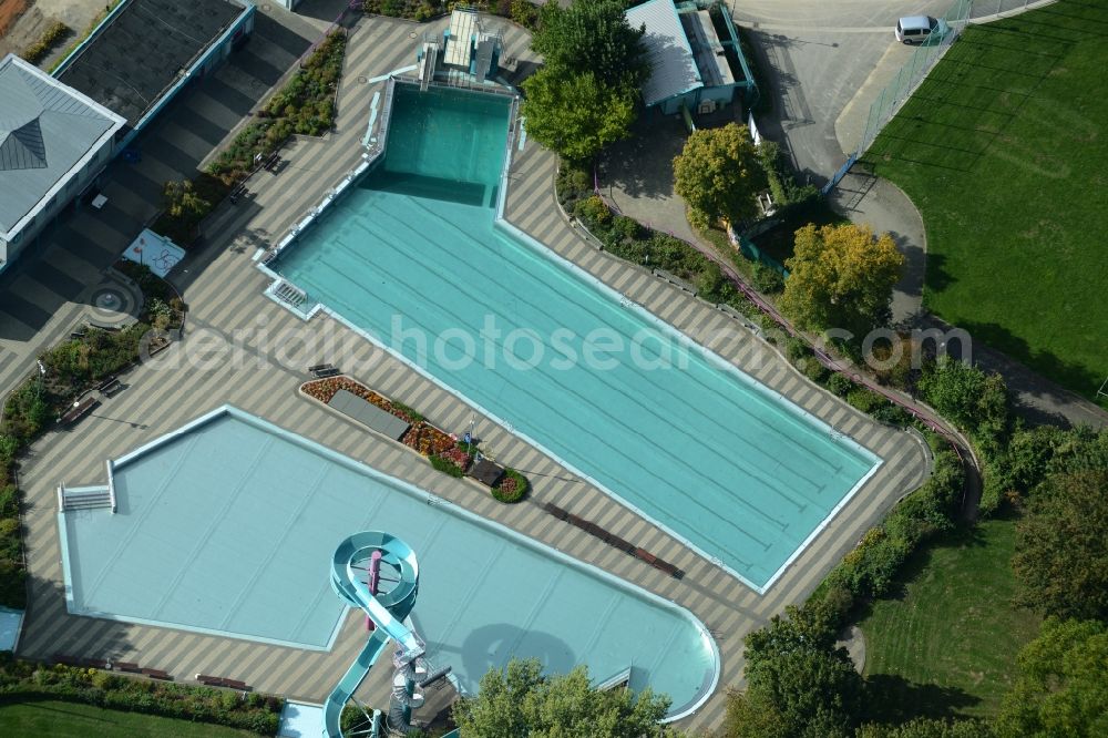 Lohr am Main from the bird's eye view: Swimming pool of the Jahnstrasse in Lohr am Main in the state Bavaria