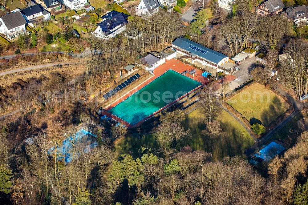 Menden (Sauerland) from above - Swimming pool of the Leitmecke in Menden (Sauerland) in the state North Rhine-Westphalia