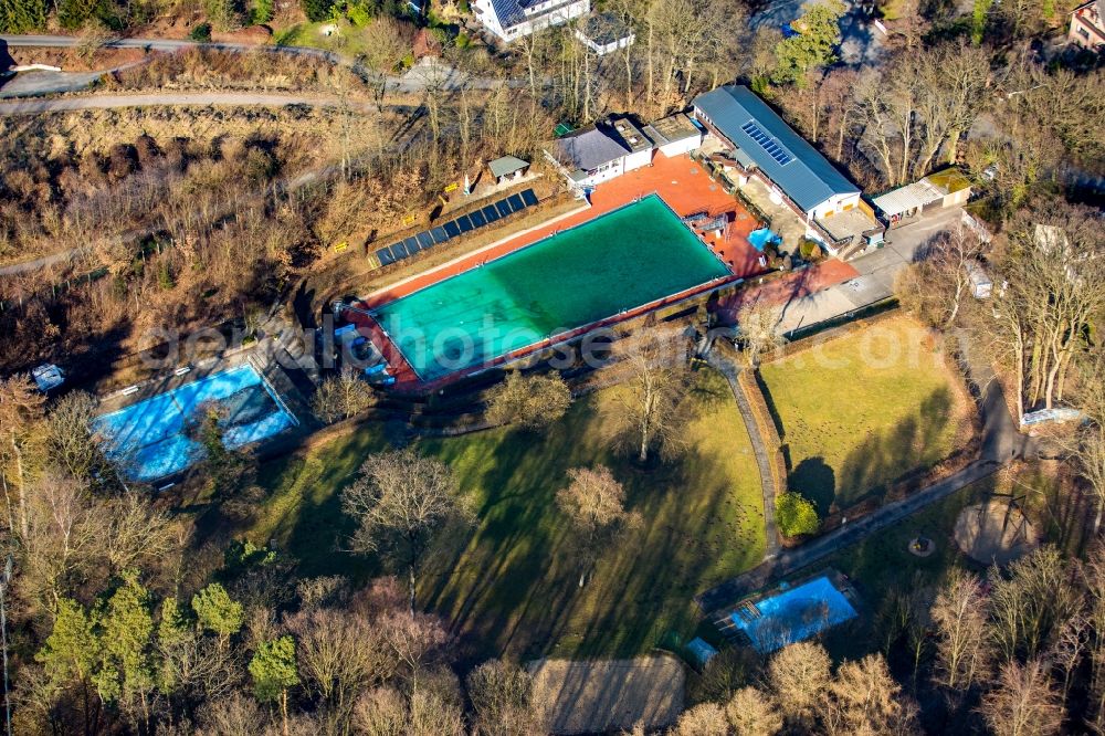 Menden (Sauerland) from the bird's eye view: Swimming pool of the Leitmecke in Menden (Sauerland) in the state North Rhine-Westphalia