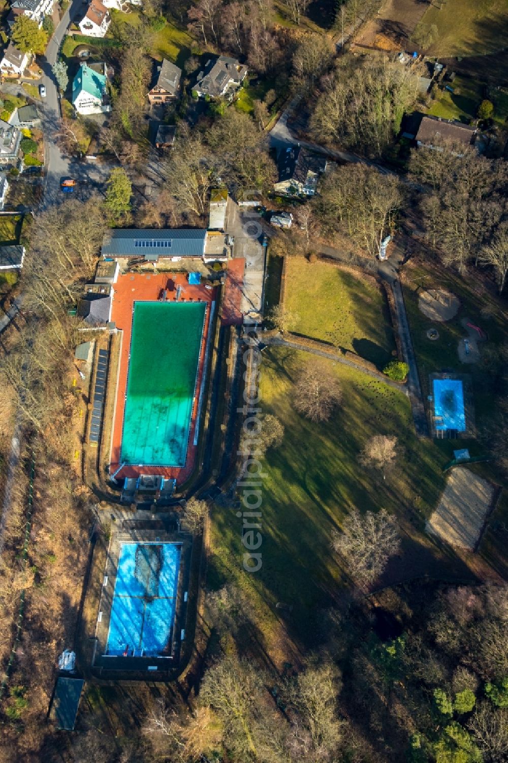 Aerial photograph Menden (Sauerland) - Swimming pool of the Leitmecke in Menden (Sauerland) in the state North Rhine-Westphalia