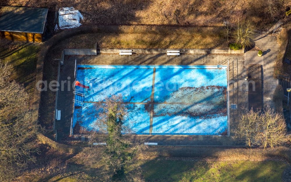 Aerial photograph Menden (Sauerland) - Swimming pool of the Leitmecke in Menden (Sauerland) in the state North Rhine-Westphalia