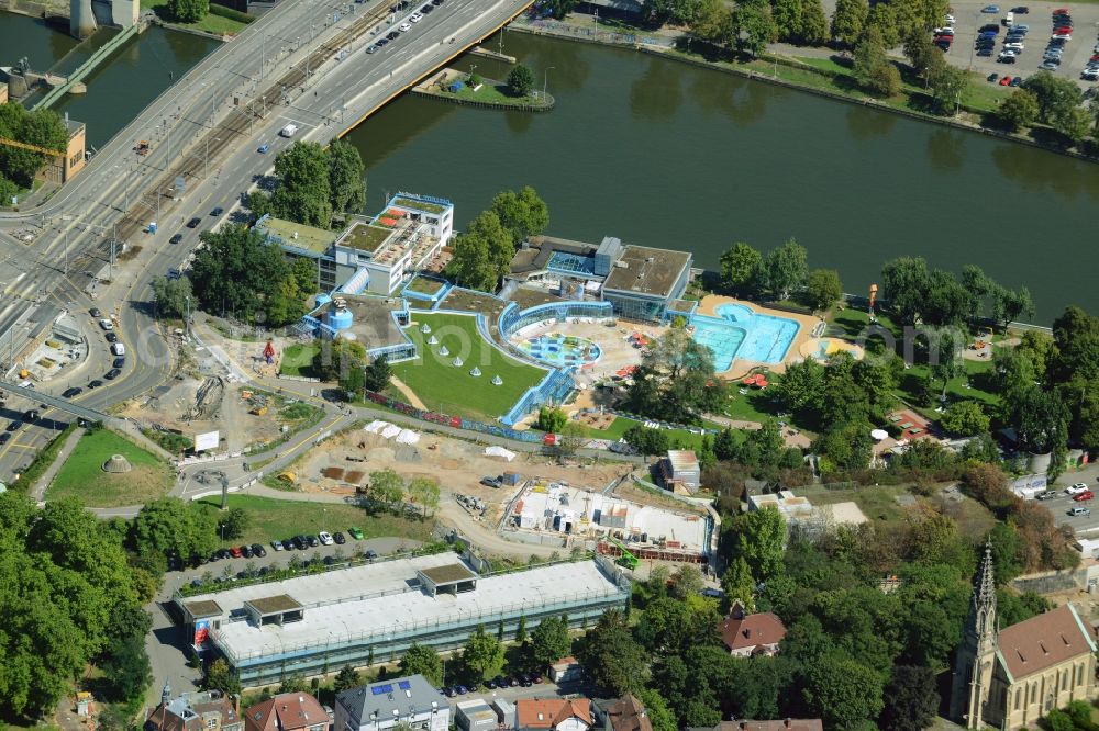 Stuttgart from above - Swimming pool of the DAS LEUZE Mineralbad Am Leuzebad in Stuttgart in the state Baden-Wuerttemberg