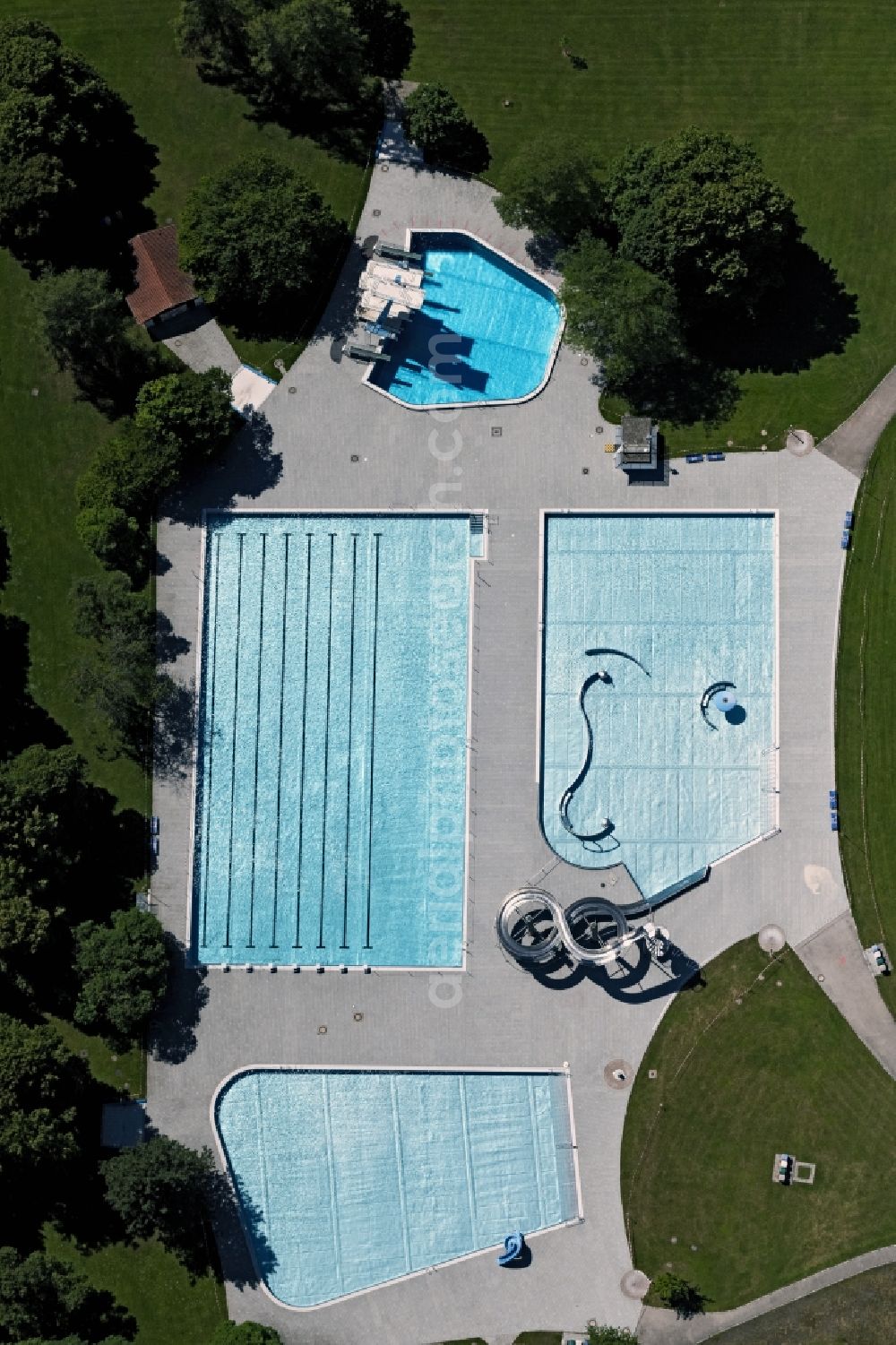 Aerial image München - Swimming pool of the Michaelibad in Munich in the state Bavaria, Germany