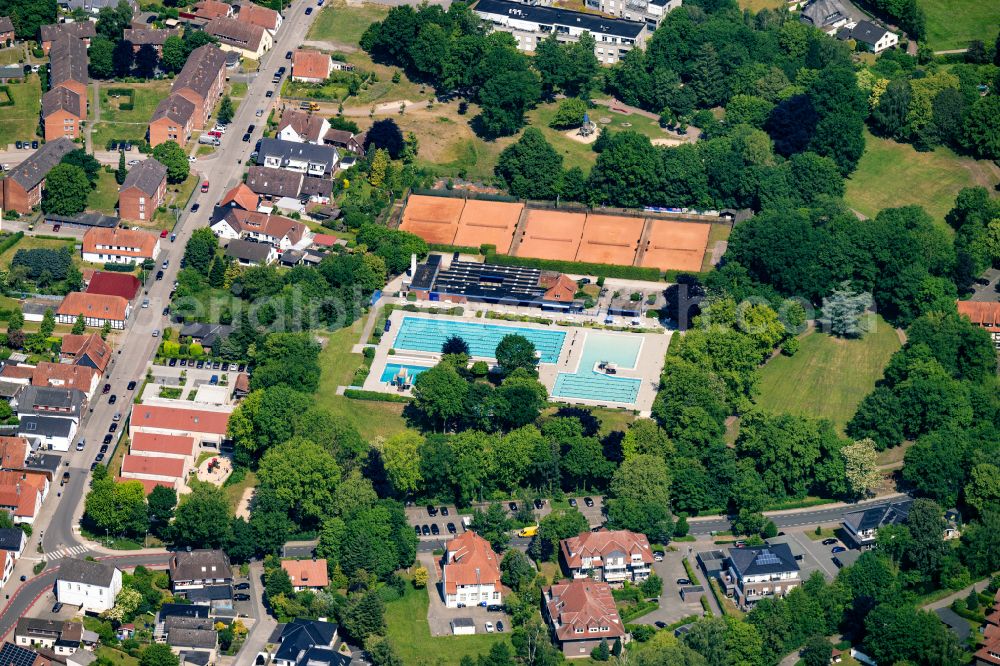 Aerial image Diepholz - Swimming pool of the Muentepark on street Postdamm in Diepholz in the state Lower Saxony, Germany