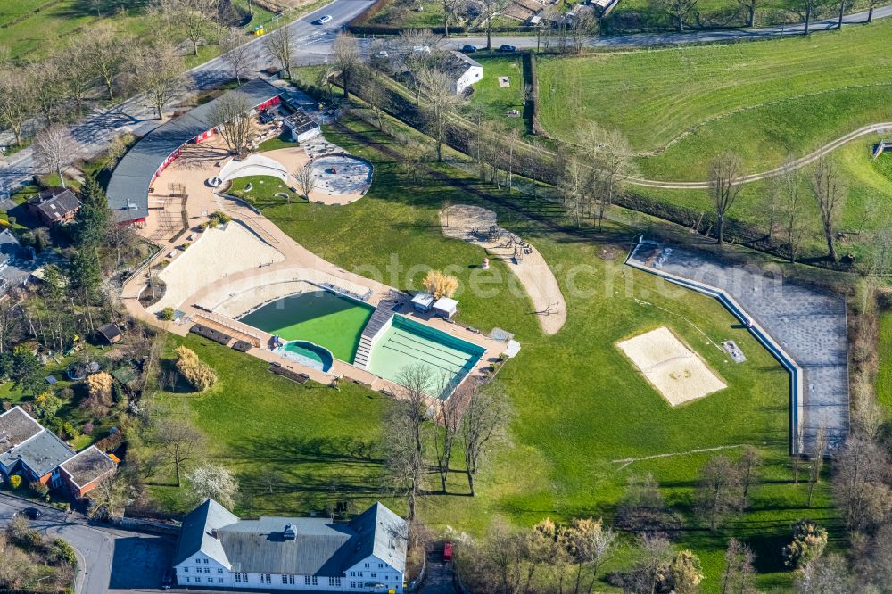 Aerial photograph Dortmund - Swimming pool of the Naturfreibad Froschloch at Loettinghauser Strasse in Dortmund at Ruhrgebiet in the state North Rhine-Westphalia, Germany