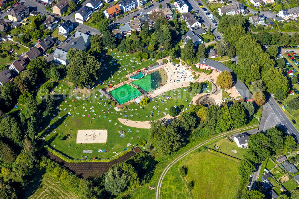 Aerial photograph Dortmund - Swimming pool of the Naturfreibad Froschloch at Loettinghauser Strasse in Dortmund at Ruhrgebiet in the state North Rhine-Westphalia, Germany