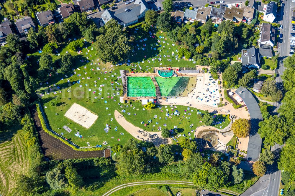 Dortmund from the bird's eye view: Swimming pool of the Naturfreibad Froschloch at Loettinghauser Strasse in Dortmund at Ruhrgebiet in the state North Rhine-Westphalia, Germany