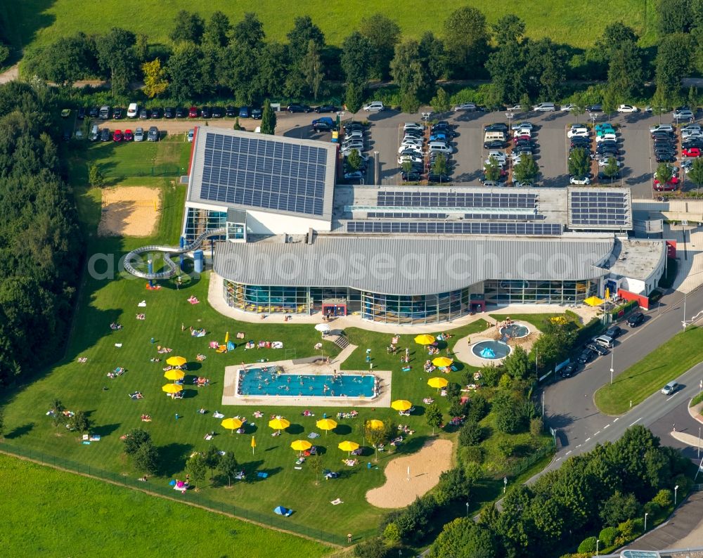 Erkrath from the bird's eye view: Swimming pool of the Nean dertalbad in Erkrath in the state North Rhine-Westphalia