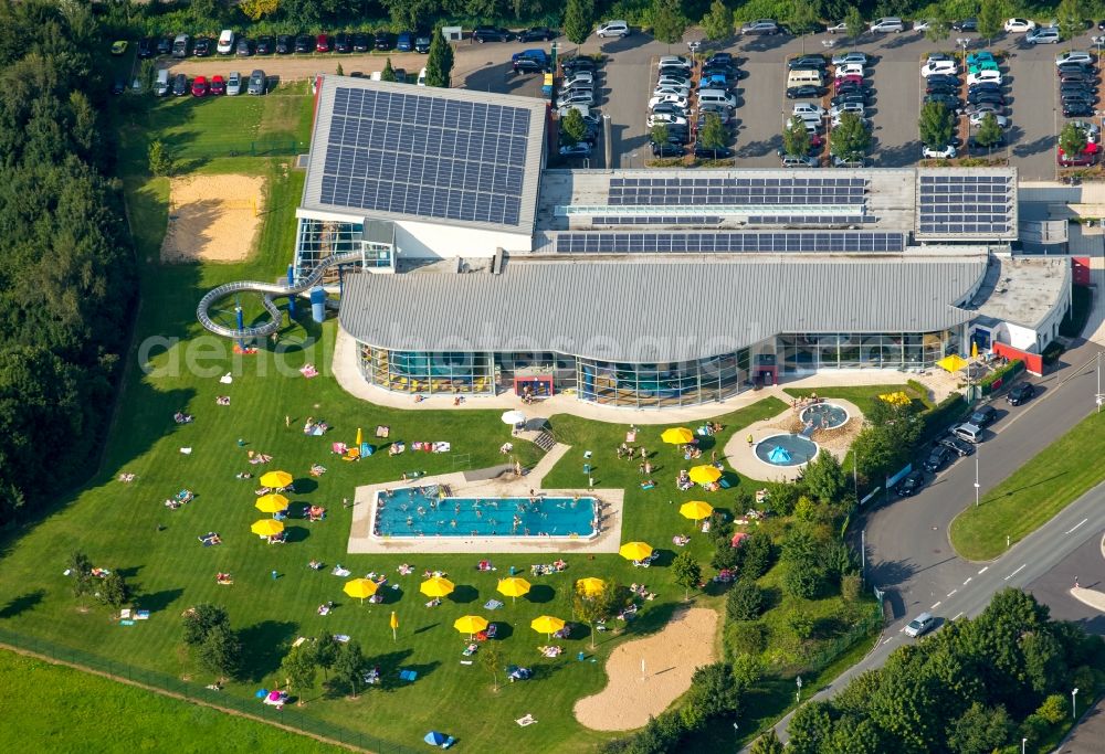 Aerial image Erkrath - Swimming pool of the Nean dertalbad in Erkrath in the state North Rhine-Westphalia