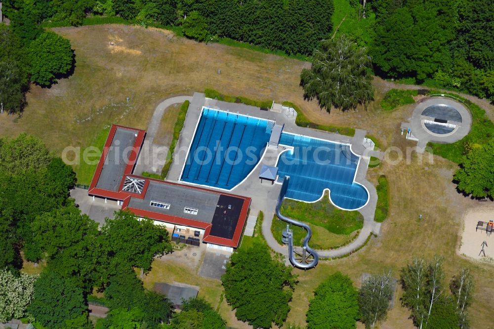 Aerial image Neuenhagen - Swimming pool of the Freibad Neuenhagen on Liebermannweg in Neuenhagen in the state Brandenburg, Germany