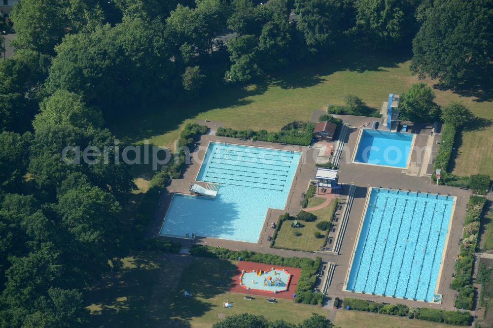 Gütersloh from above - Swimming pool of the Nordbad in Guetersloh in the state North Rhine-Westphalia