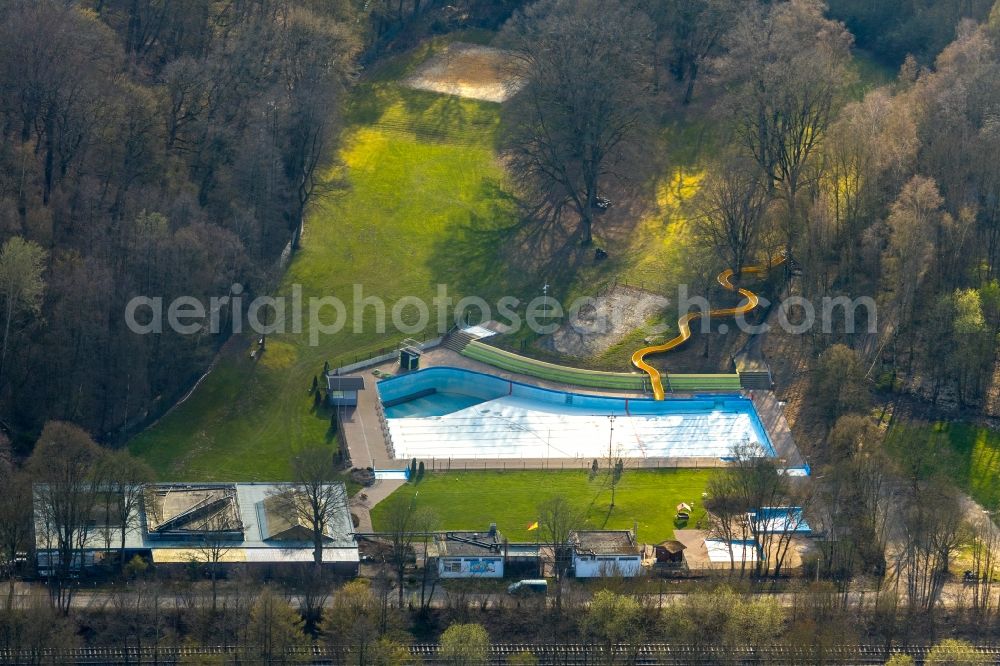 Arnsberg from above - Swimming pool of the in the district Neheim in Arnsberg in the state North Rhine-Westphalia, Germany