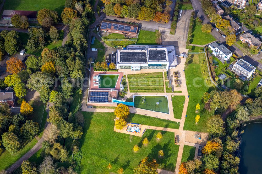 Aerial image Kamp-Lintfort - Swimming pool of the Panoramabad Pappelsee on Bertastrasse in Kamp-Lintfort in the state North Rhine-Westphalia, Germany