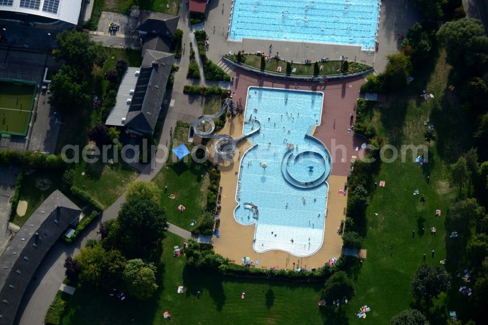 Pfaffenhofen from the bird's eye view: Swimming pool of the Freibad in Pfaffenhofen in the state of Bavaria