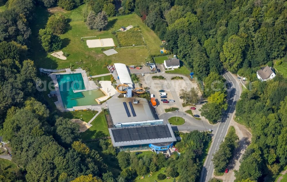 Ennepetal from the bird's eye view: Swimming pool of the Platsch on Mittelstrasse in Ennepetal in the state North Rhine-Westphalia, Germany