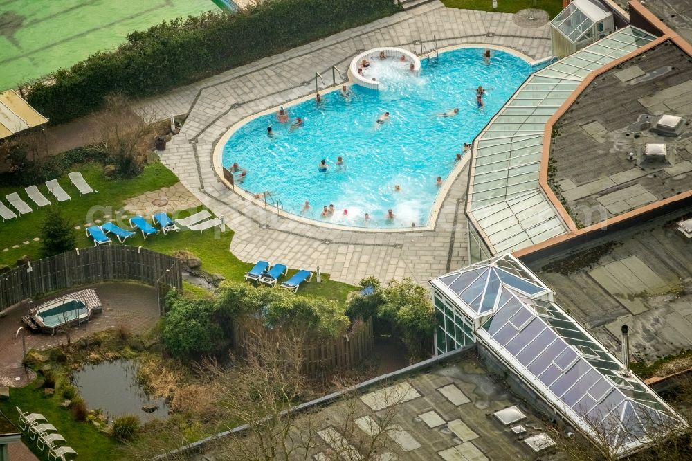 Aerial image Gelsenkirchen - Swimming pool of the Revierpark Nienhausen in Gelsenkirchen in the state North Rhine-Westphalia