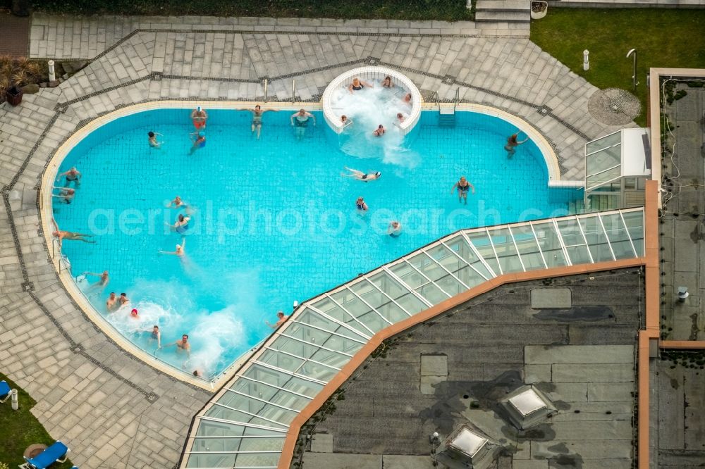 Gelsenkirchen from above - Swimming pool of the Revierpark Nienhausen in Gelsenkirchen in the state North Rhine-Westphalia