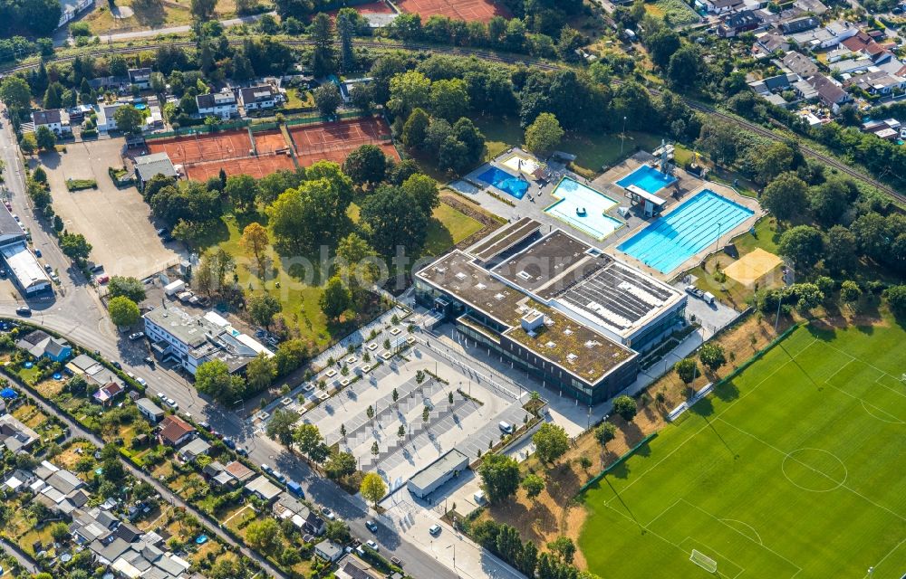 Düsseldorf from the bird's eye view: Swimming pool of the Rheinbad in Duesseldorf at the Stockumer Hoefe Street in the state North Rhine-Westphalia, Germany