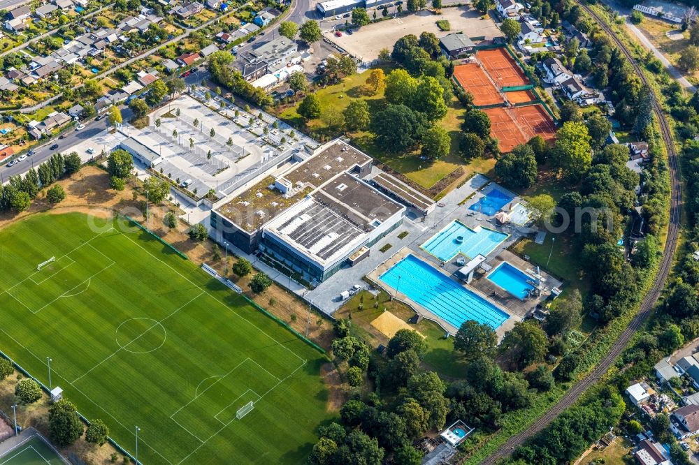 Aerial image Düsseldorf - Swimming pool of the Rheinbad in Duesseldorf at the Stockumer Hoefe Street in the state North Rhine-Westphalia, Germany