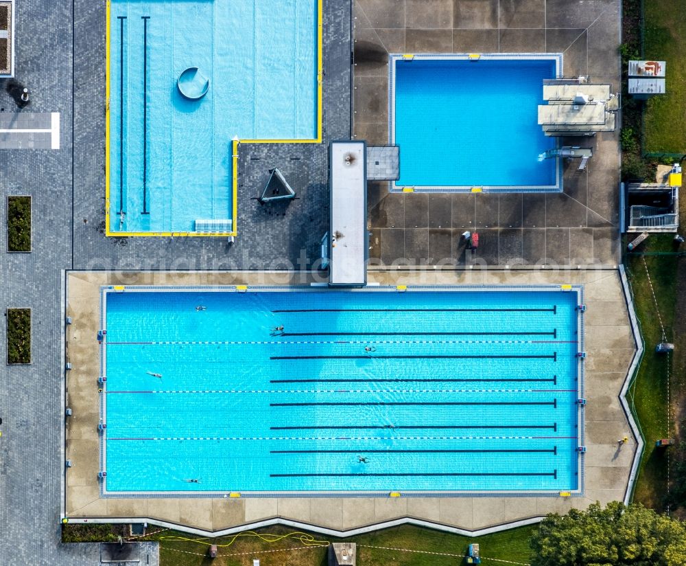 Düsseldorf from above - Swimming pool of the Rheinbad in Duesseldorf at the Stockumer Hoefe Street in the state North Rhine-Westphalia, Germany