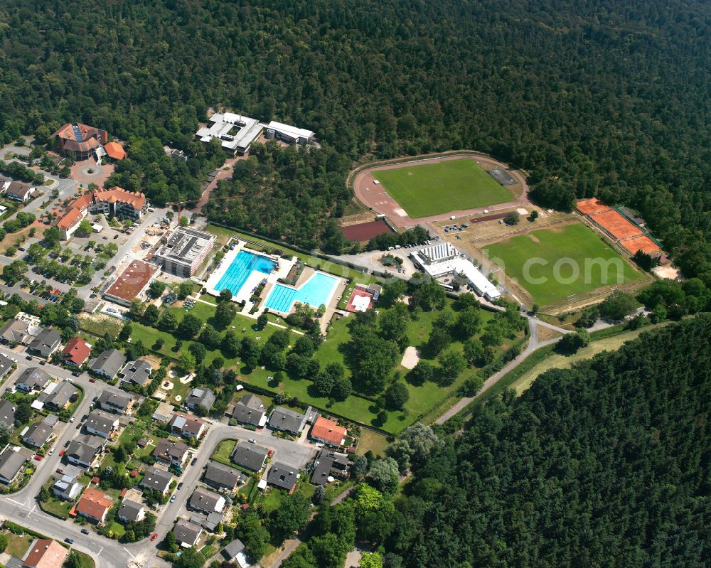 Aerial image Waghäusel - Swimming pool of the Rheintalbad Waghaeusel on street Gymnasiumstrasse in Waghaeusel in the state Baden-Wuerttemberg, Germany