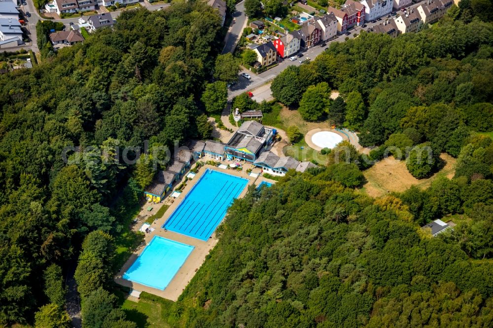 Aerial image Schwelm - Swimming pool of the Schwelmer Freibad (Schwelmebad) on Schwelmestrasse in Schwelm in the state North Rhine-Westphalia, Germany