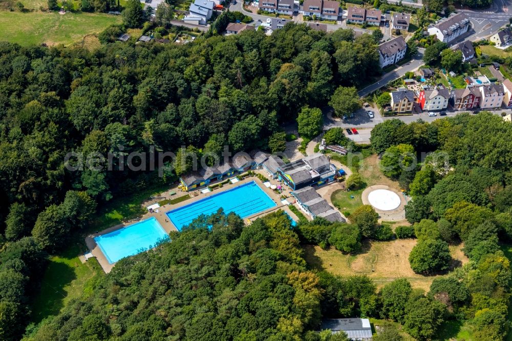 Schwelm from above - Swimming pool of the Schwelmer Freibad (Schwelmebad) on Schwelmestrasse in Schwelm in the state North Rhine-Westphalia, Germany