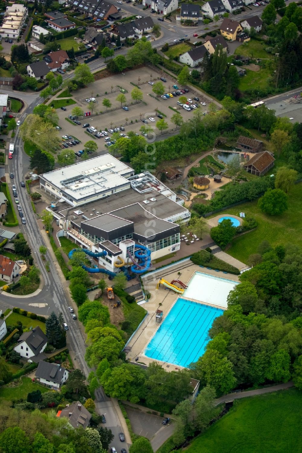 Gevelsberg from above - Swimming pool of the Schwimm In in Gevelsberg in the state North Rhine-Westphalia