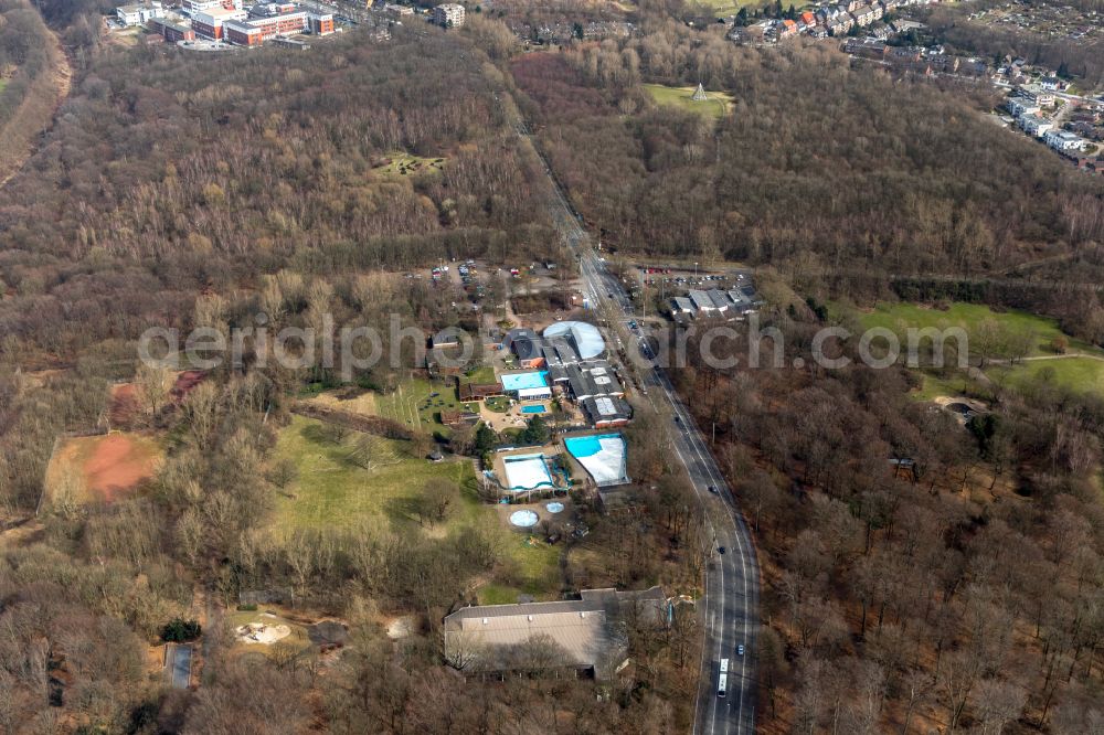 Vonderort from above - Open swimming pool of the outdoor pool and indoor swimming pool Solbad Vonderort on Bottroper Strasse in Vonderort in the state North Rhine-Westphalia, Germany