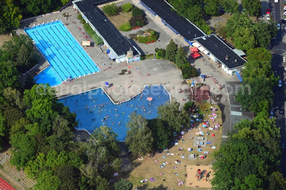 Berlin from above - Swimming pool of the Sommerbad Mariendorf on Rixdorfer Strasse in Berlin, Germany