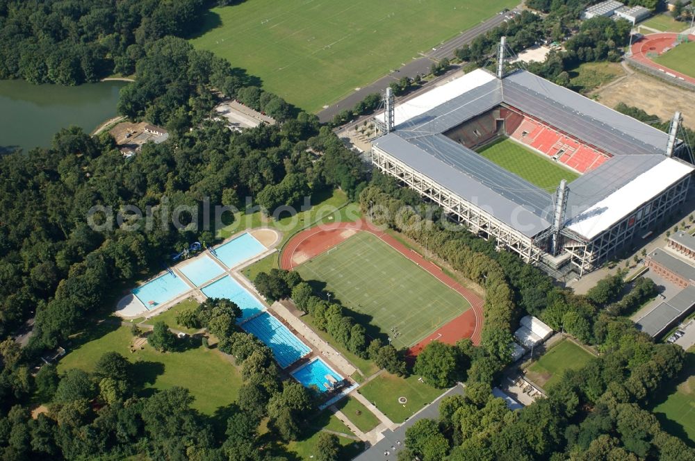 Köln from the bird's eye view: Swimming pool of the Stadionbad in Cologne in the state North Rhine-Westphalia, Germany