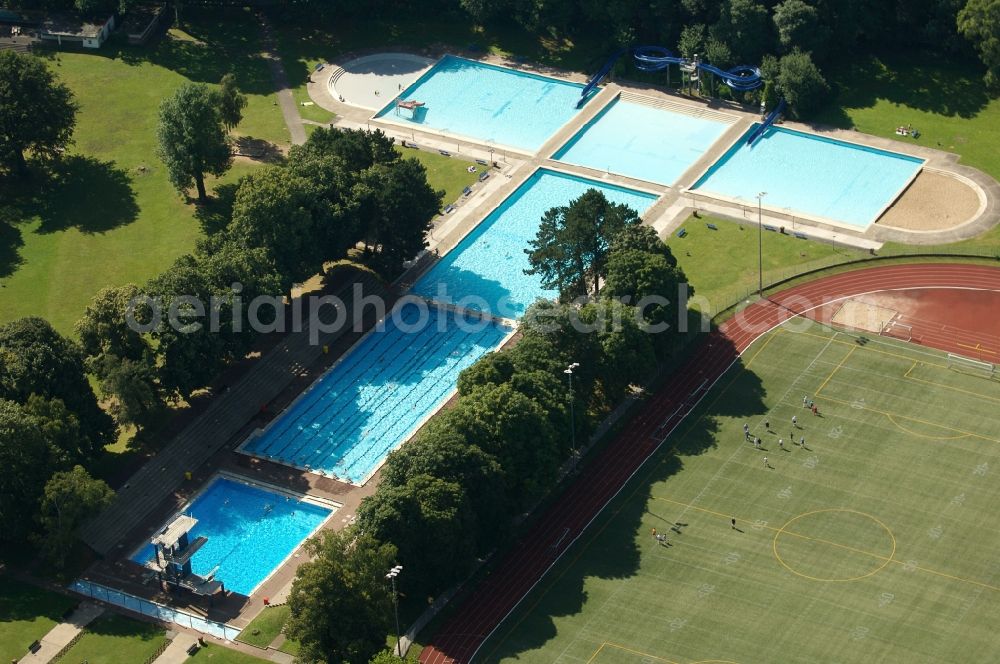 Köln from the bird's eye view: Swimming pool of the Stadionbad in Cologne in the state North Rhine-Westphalia, Germany