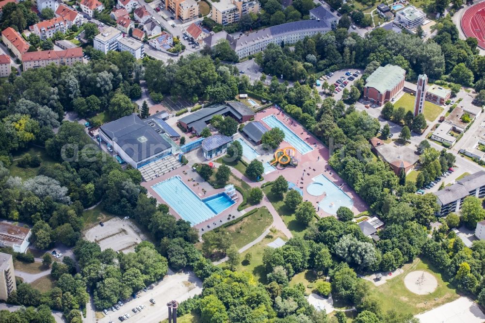 Aerial image Landshut - Swimming pool of the Stadtbad on Dammstrasse in Landshut in the state Bavaria, Germany