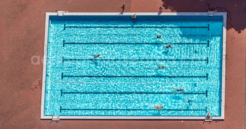 Aerial image Werl - Swimming pool of the of B B G Staedt. Baeof- and Beteiligungs- GmbH in the district Westoennen in Werl in the state North Rhine-Westphalia, Germany