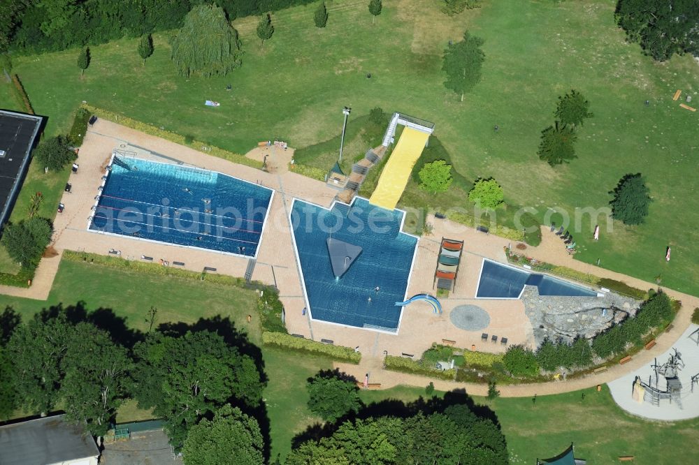 Aerial photograph Taucha - Swimming pool in Taucha in the state Saxony