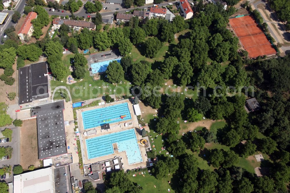 Mainz from above - Indoor swimming pool and swimming pool of Mombach in Mainz in the state Rhineland-Palatinate